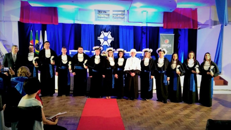 Durante a cerim&ocirc;nia, sete estudantes colaram o grau de bacharel em Agronomia