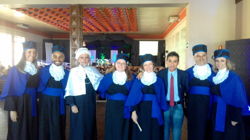 Durante a cerim&ocirc;nia, 21 estudantes colaram grau.